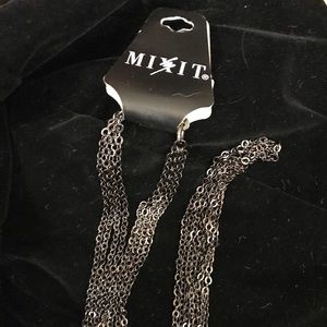 Chain link necklace.